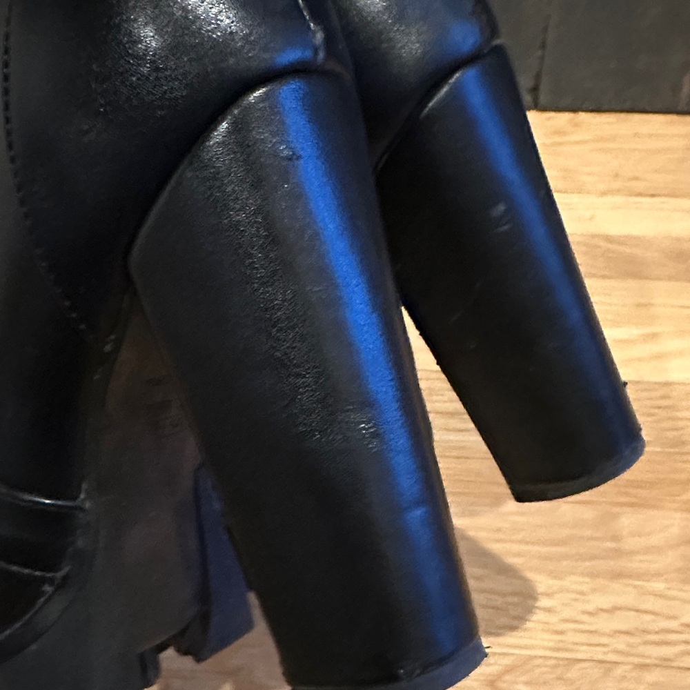 🕷️💋💄...Baddies Only Boots - Picture 8 of 10